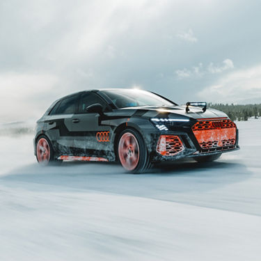 Audi RS 3 driving experience driftet im Schnee