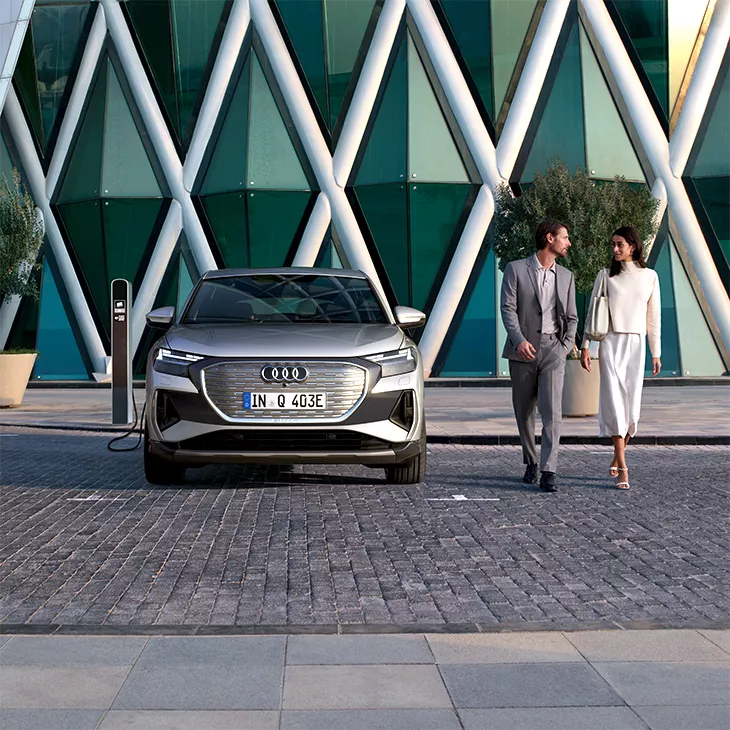 Foto de un coche SUV eléctrico de Audi. 