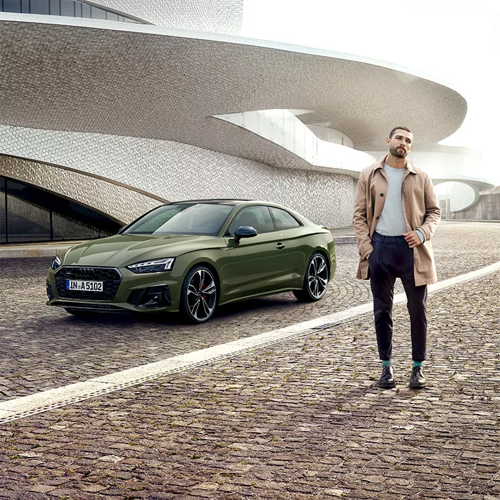 Foto de un Audi coupé deportivo y elegante. 