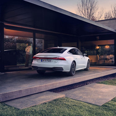 Foto del diseño de un coche híbrido enchufable Audi A7 Sportback TFSIe de la gama Superpremium de Audi. 