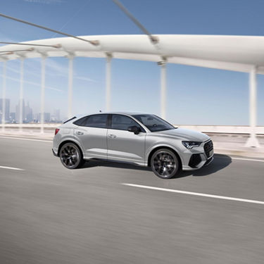 Foto del Audi RS Q3 Sportback 10 years edition en movimiento. 