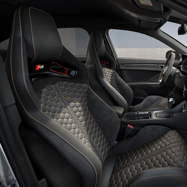 Foto de los asientos RS tipo bucket del Audi RS Q3 10 years edition. 