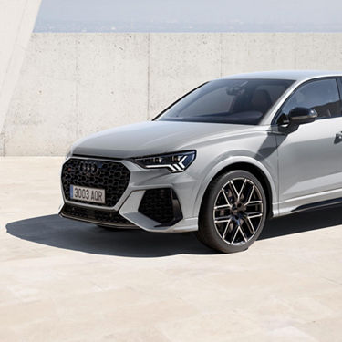 Foto del exterior del Audi RS Q3 Sportback 10 years edition donde se ven las llantas de aleación ligera Audi Sport. 