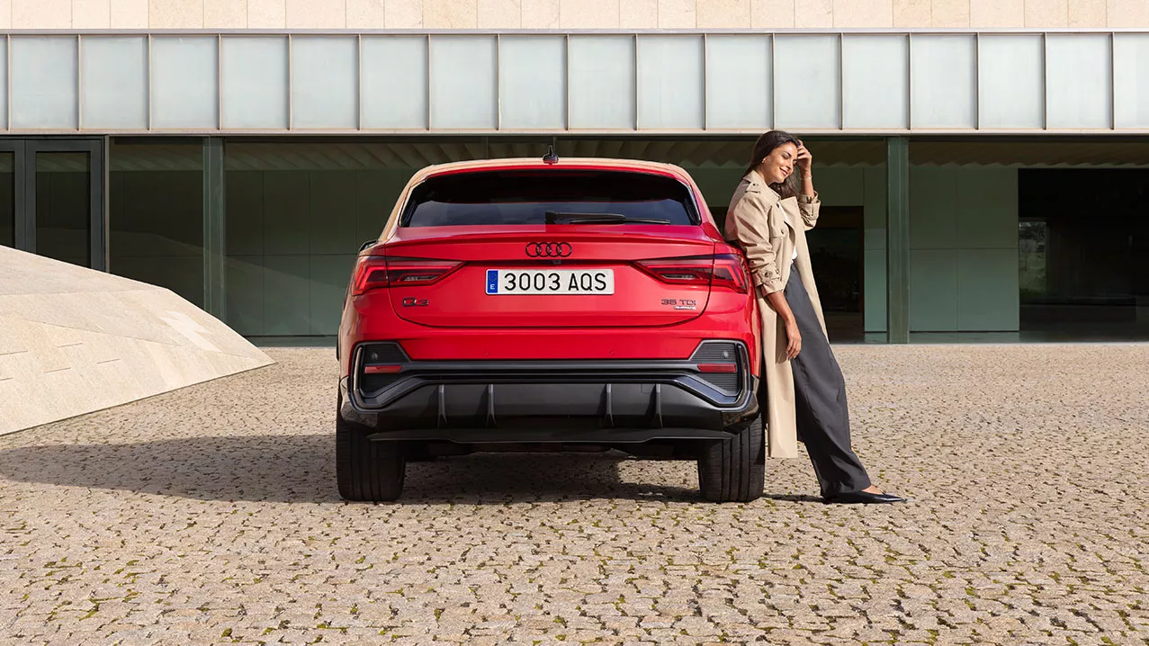 Foto de un coche SUV Audi Q4 e-tron