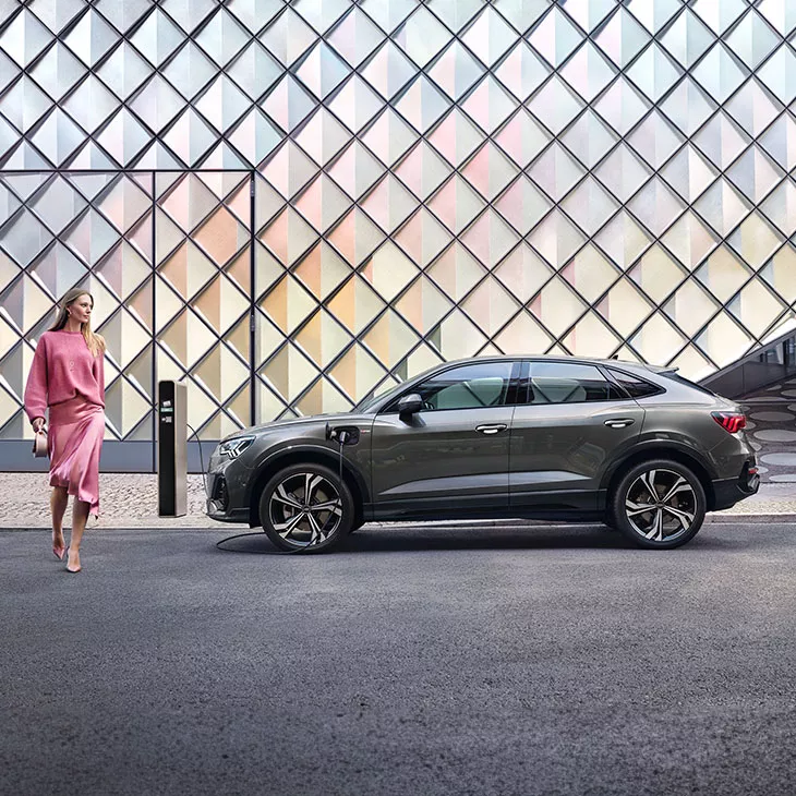 Foto de un Audi Q3 Sportback TFSIe. 