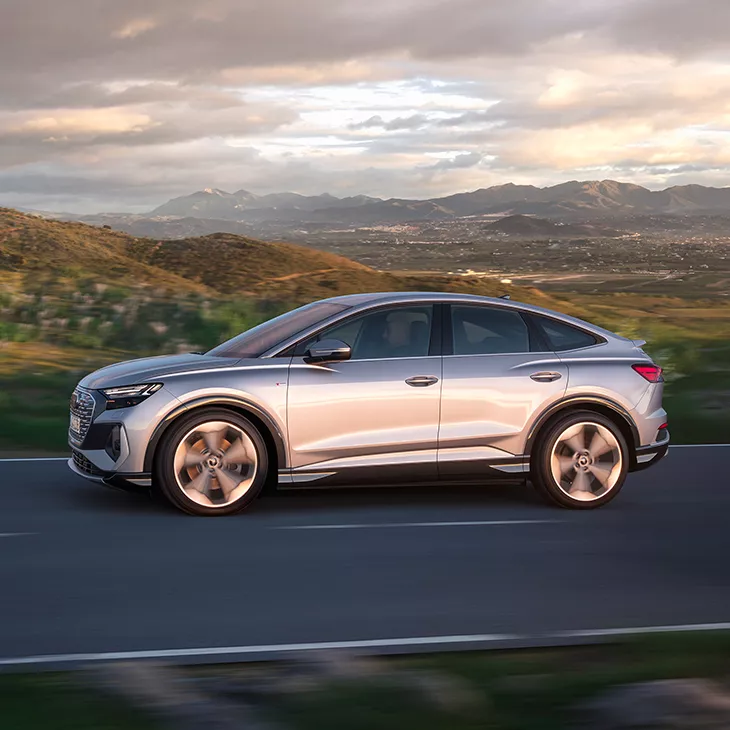 Foto de la oferta de un Audi Q4 Sportback e-tron con las ayudas del Plan MOVES III. 