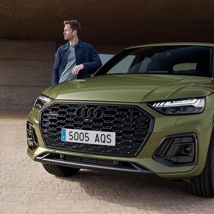 Foto de una oferta de Easy Renting de un Audi Q5 Sportback Black line edition. 