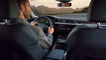 03_autonomia-audi-q8-e-tron-sportback-progress-you-can-feel-1920x1080.jpg