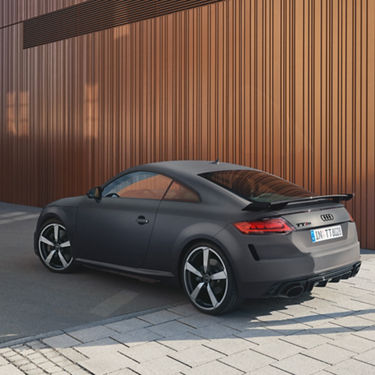 Foto de un Audi TT RS Coupé personalizado con pintura Audi exclusive amarilla. 