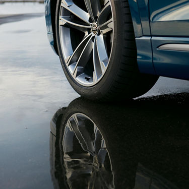Foto de los neumáticos de invierno de Audi. 