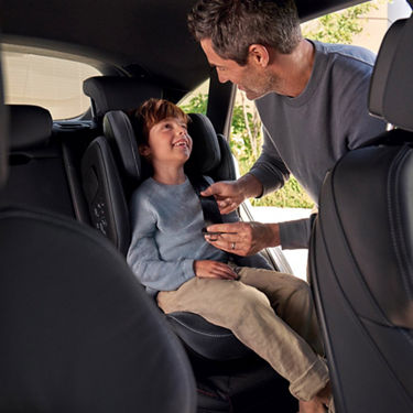 Foto de un asiento infantil Kidfix de los Accesorios Originales Audi.  