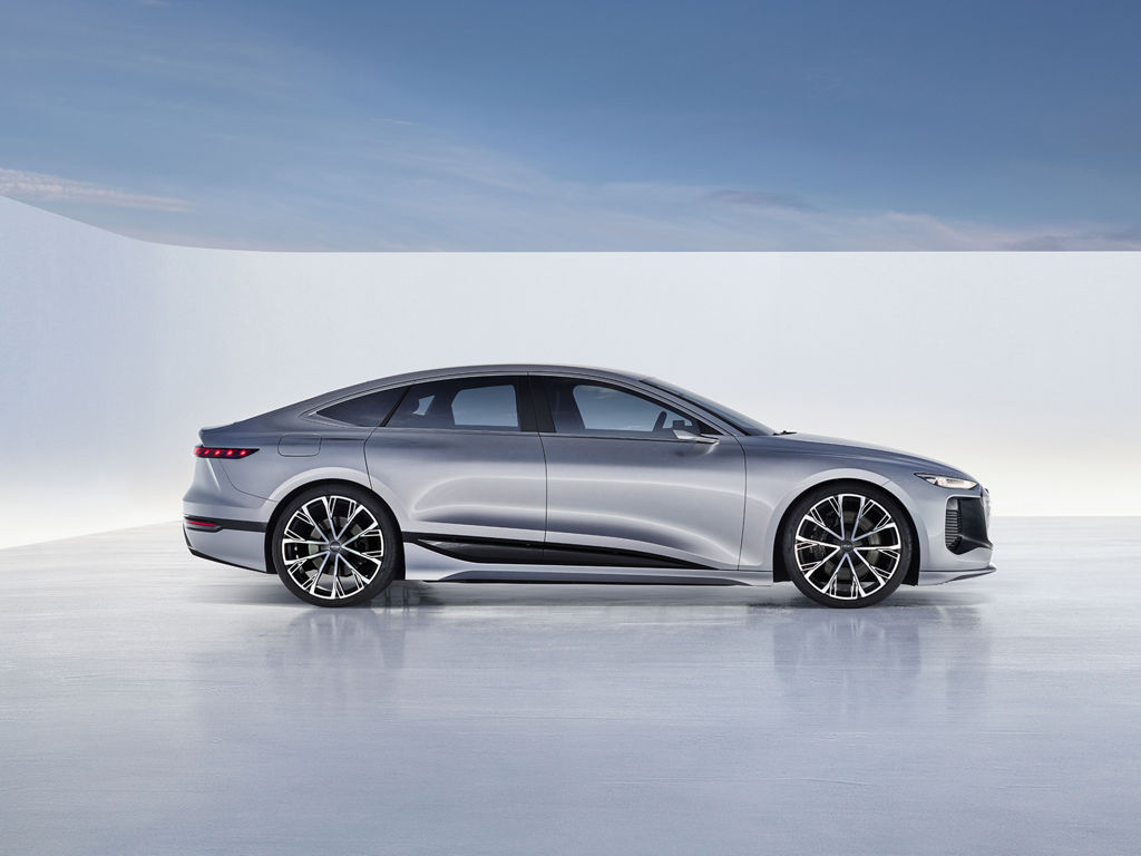 Vue latérale de l'Audi A6 e-tron concept