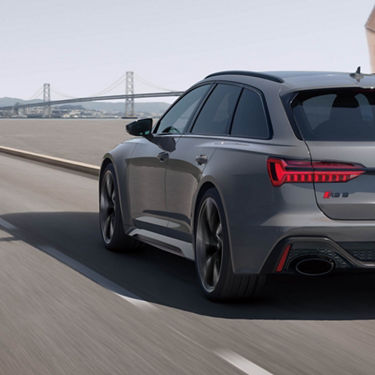 Audi RS 6 Avant performance ブレーキング時に回生したエネルギーを動力として活用
