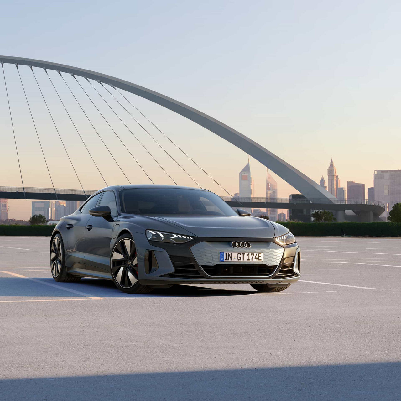 Audi e-tron GT quattro > アウディジャパン