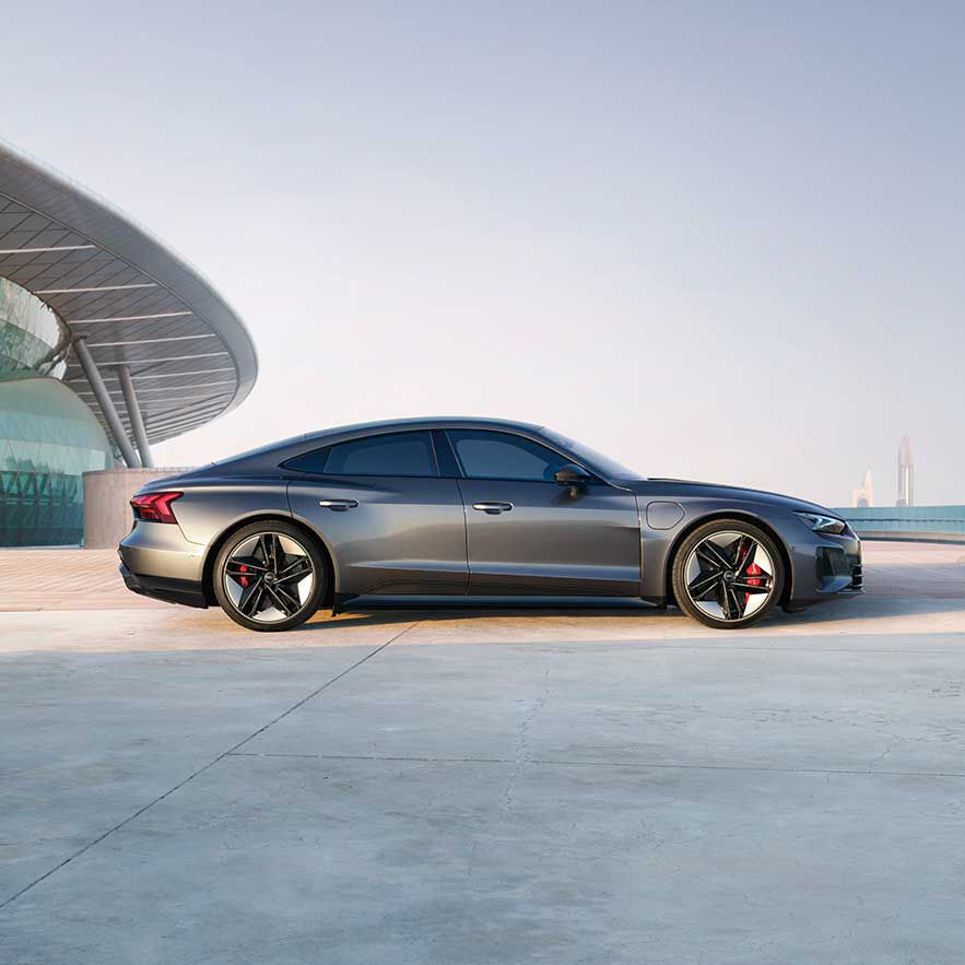 Audi e-tron GT quattro > アウディジャパン