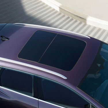 Audi Q4 e-tron パノラマサンルーフ