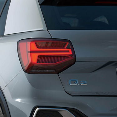 Audi Q2 LED リヤコンビネーションライト