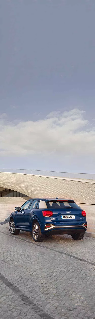 Audi Q2 都市の中はもちろん、自然の中でも存在感を放つ大胆な造形