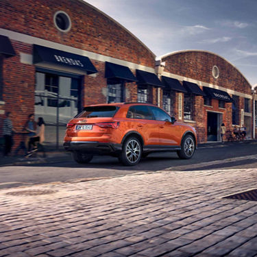 Audi Q3 1.5ℓ TFSIエンジンとクリーンディーゼル2.0ℓ TDIエンジン