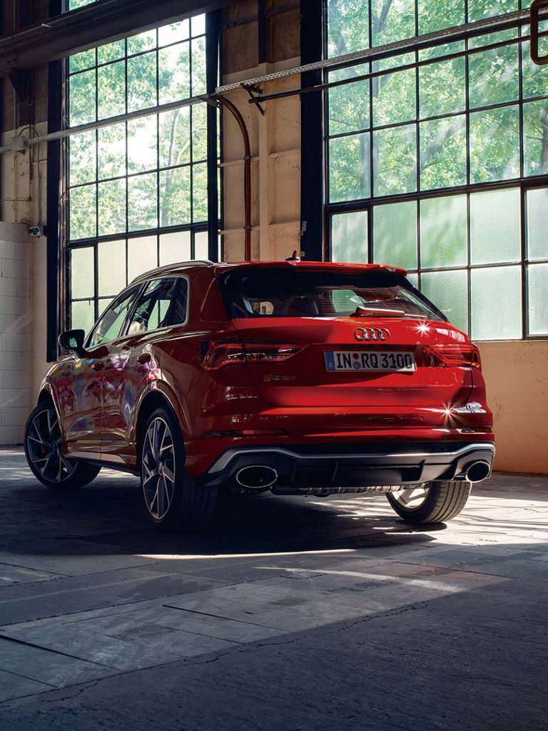RS Q3 溢れんばかりのパワーを主張
