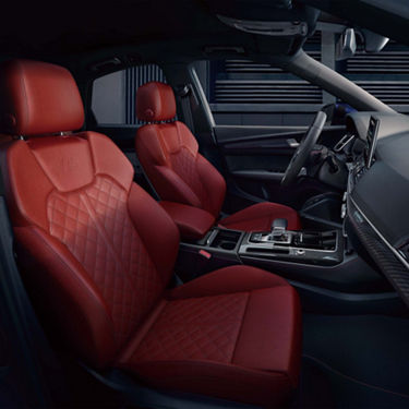 Audi SQ5 圧倒的な高性能を愉しむために誂えた空間