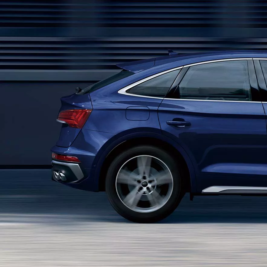 Audi SQ5 side view