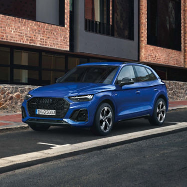 Audi Q5 ブラックAudi rings & ブラックスタイリングパッケージ*