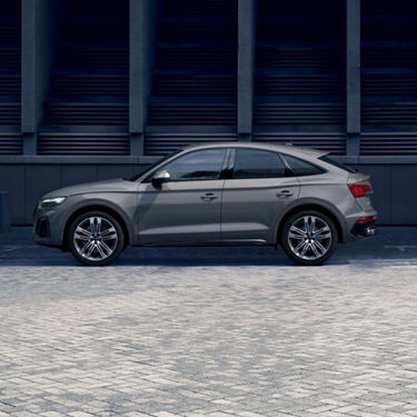 SQ5 Sportback ダンピングコントロールSスポーツサスペンション