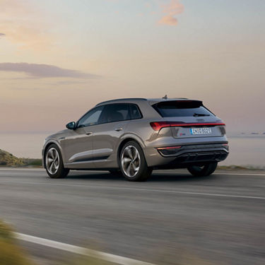 Audi Q8 e-tron 上質な乗り心地とスポーティな走行感覚