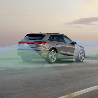 Audi Q8 e-tron 多彩なドライバーアシスタンスシステムを採用し快適なドライブをサポート