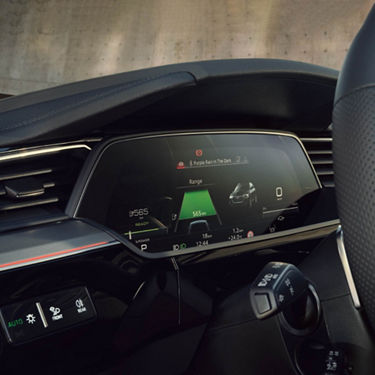 Audi SQ8 Sportback e-tron バーチャルコックピットプラス