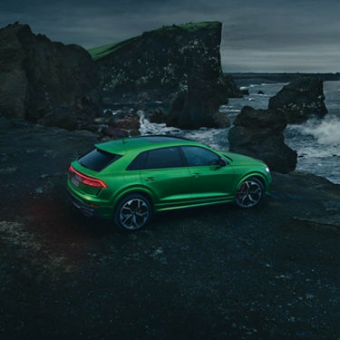 Audi RS Q8 アスリートのようなボディライン