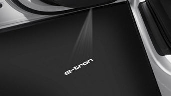 e-tron_883x496_04.jpg