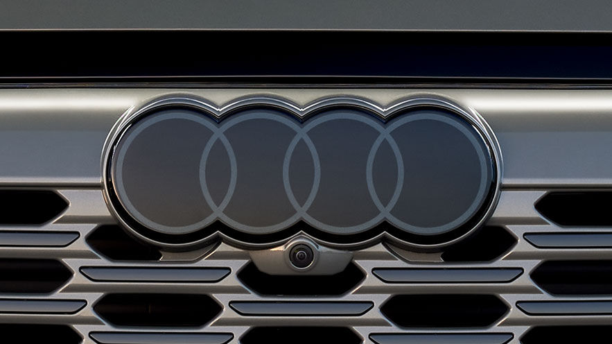 e-tron向け純正アクセサリー > 純正アクセサリー > アウディジャパン