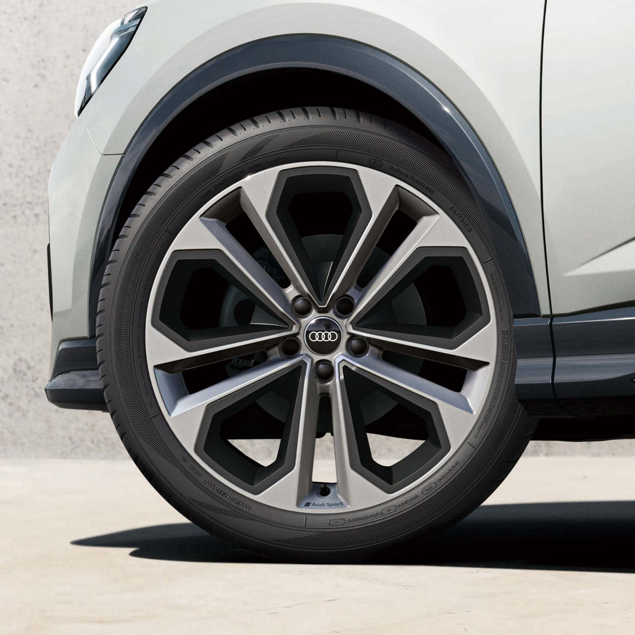 アウディQ3スポーツバック　スタッドレスタイヤ美品(ホイール付き) 楽天市場】audi q3 スタッドレス 18インチの通販