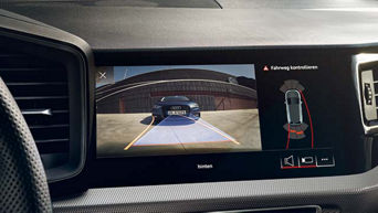 13_audi_parking_system_thumb_640x360.jpg