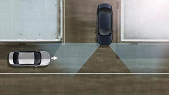 technology-portal_640x360_front_cross_traffic_assist.jpg