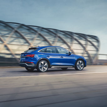 Audi_Q5_WebBanners-2_1920x1080px_ComboXL_1 copy.png