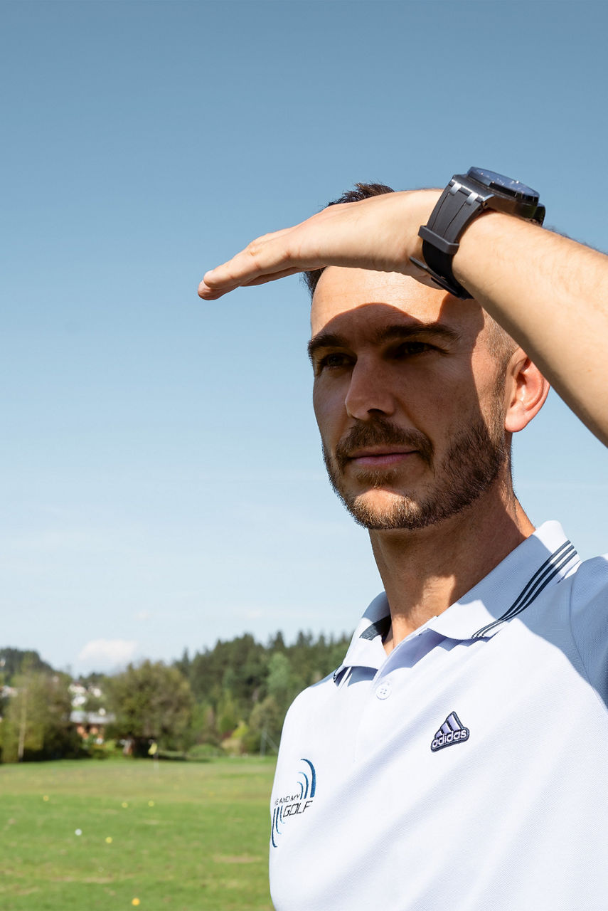 Il a toujours un œil sur chacun de ses protégés : Andy Proudman de « Me and My Golf ».