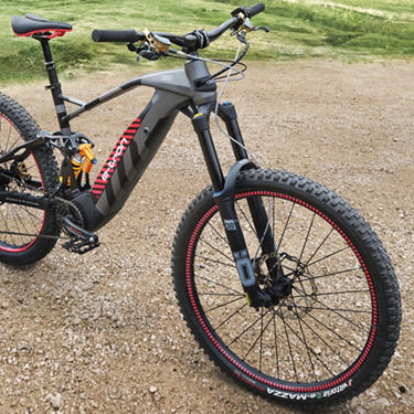 The fork and shock of the Audi electric mountain bike