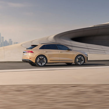 Side view Q8