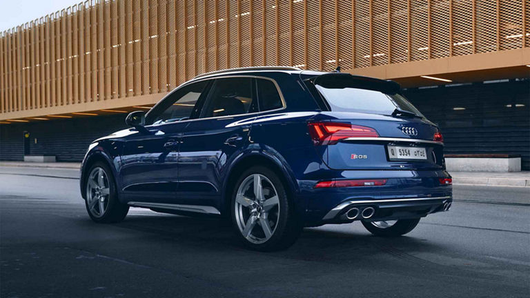 Audi SQ5 side rear view