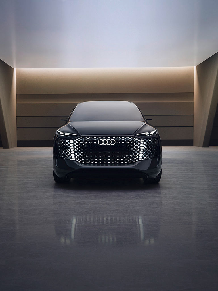 Audi urbansphere concept: widok z przodu z podświetlanymi diodami LED.