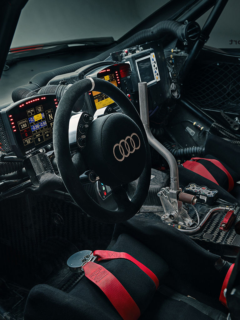 Et kig ind i cockpittet i Audi RS Q e-tron E2