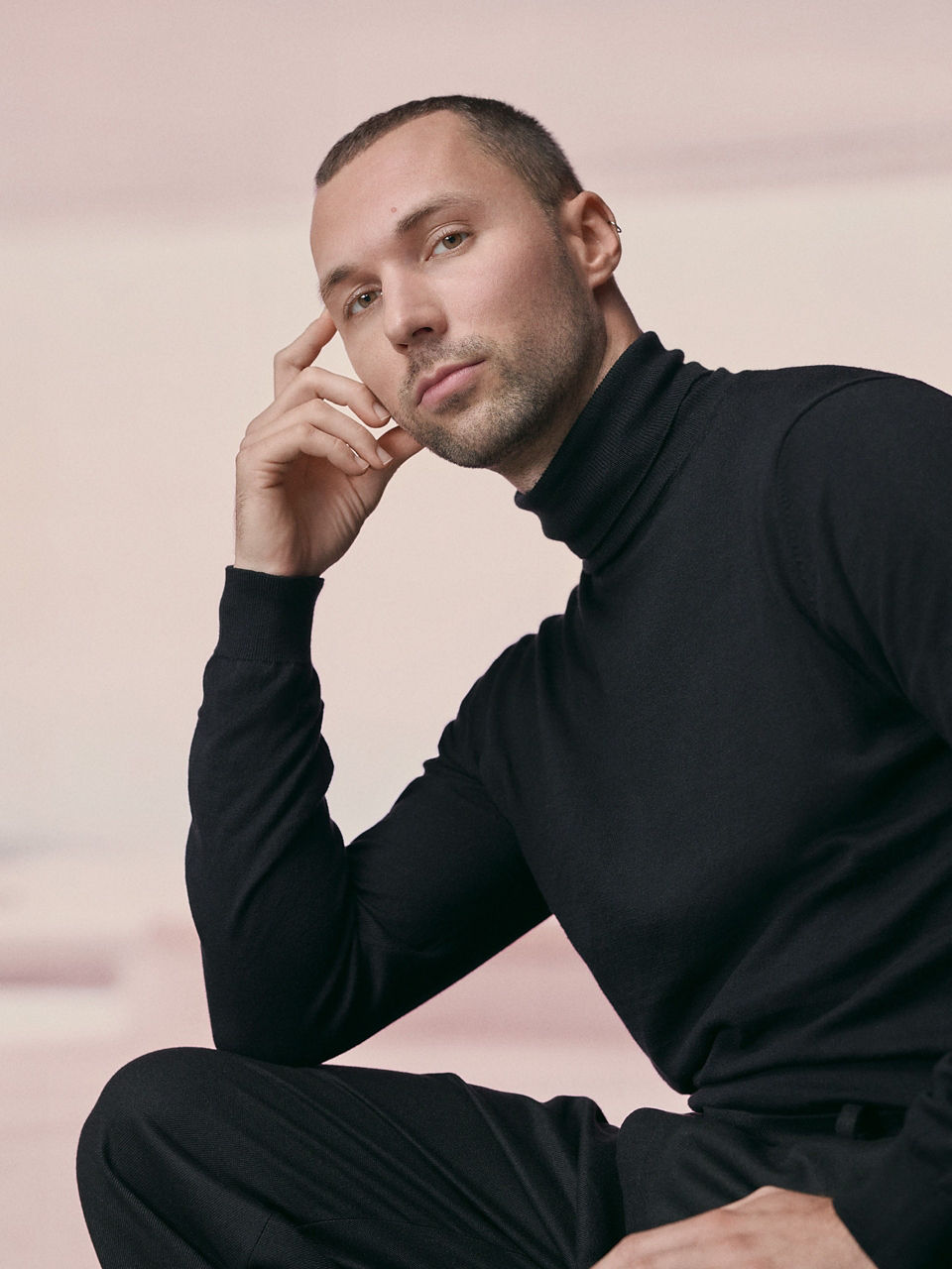 Portretfoto van Andrés Reisinger.