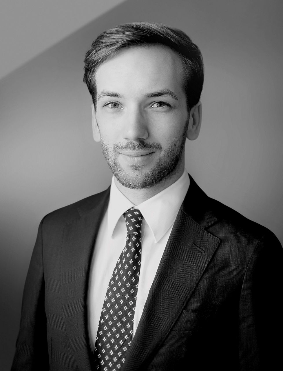 Portrait-Bild von Benjamin Schliewe.