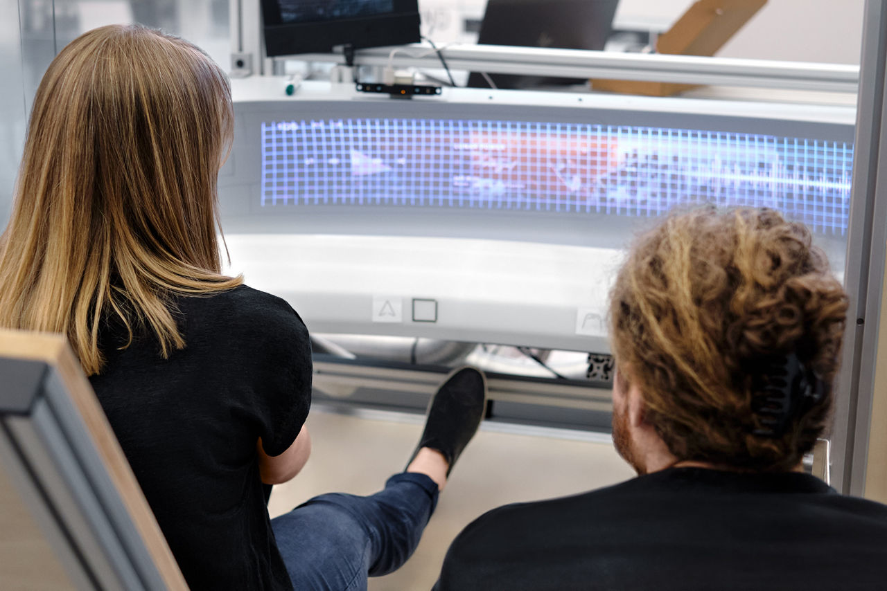 Projeksjoner foran i konseptbilen Audi grandsphere.