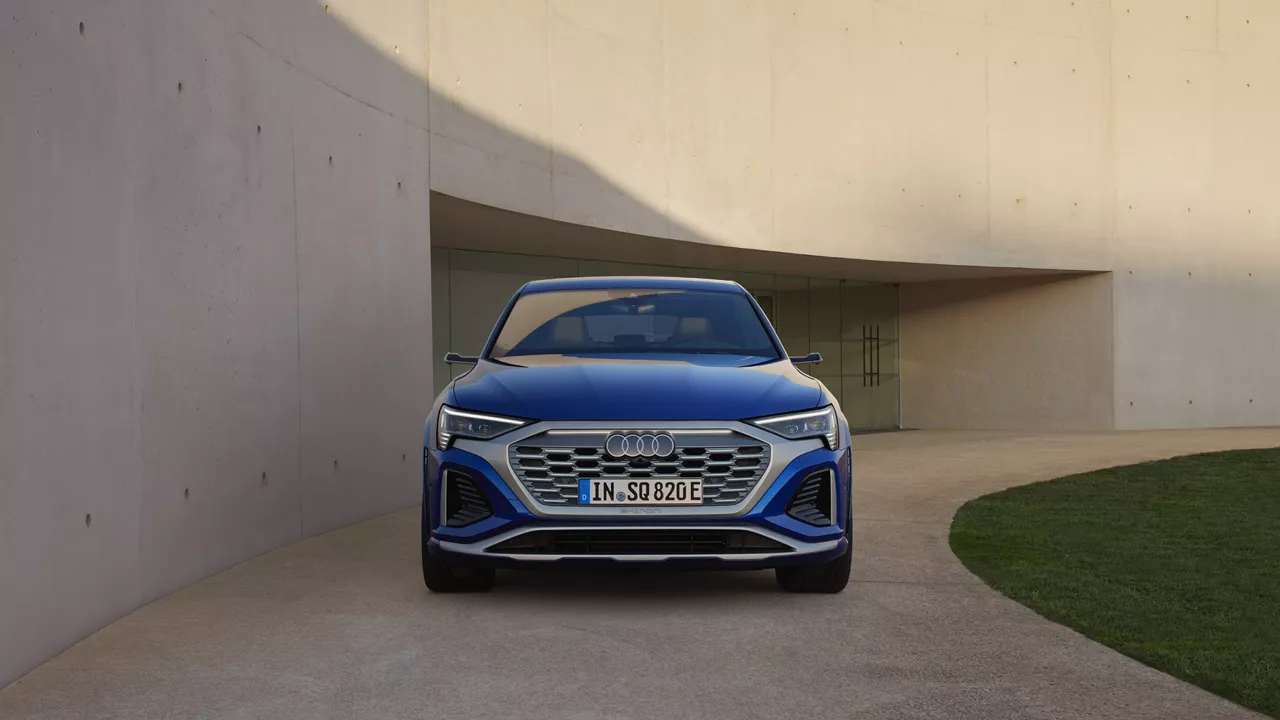 Front des Audi SQ8 Sportback e-tron 