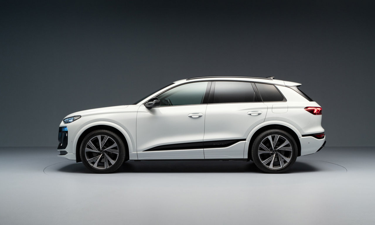 Hvit Audi SQ6 SUV e-tron