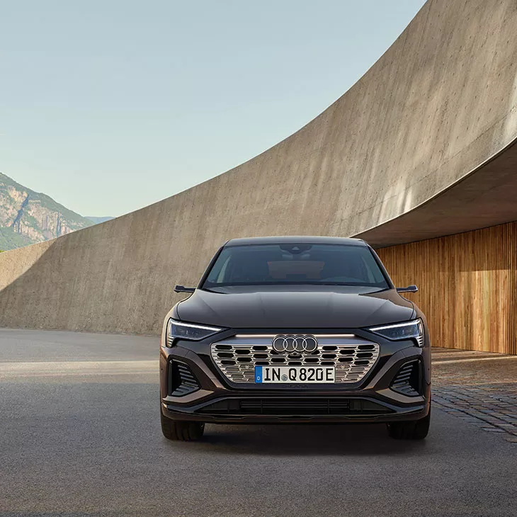 frontal del Audi q8 e tron